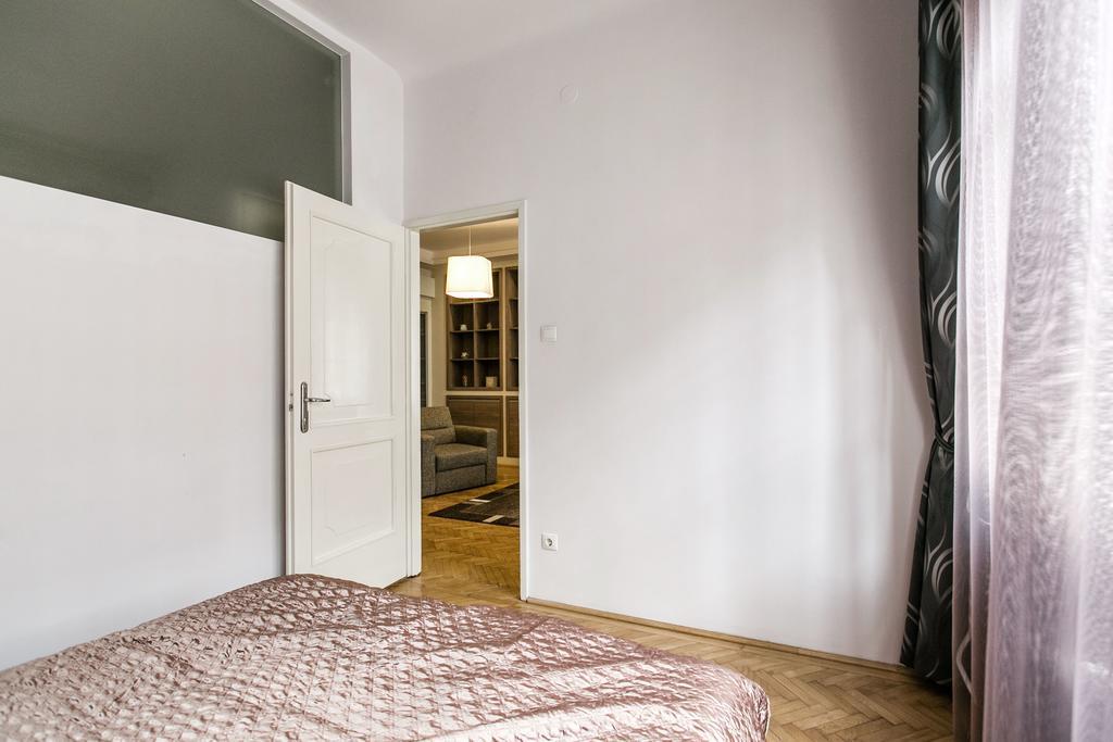 Apartment At Nagymezo Budapest Bagian luar foto