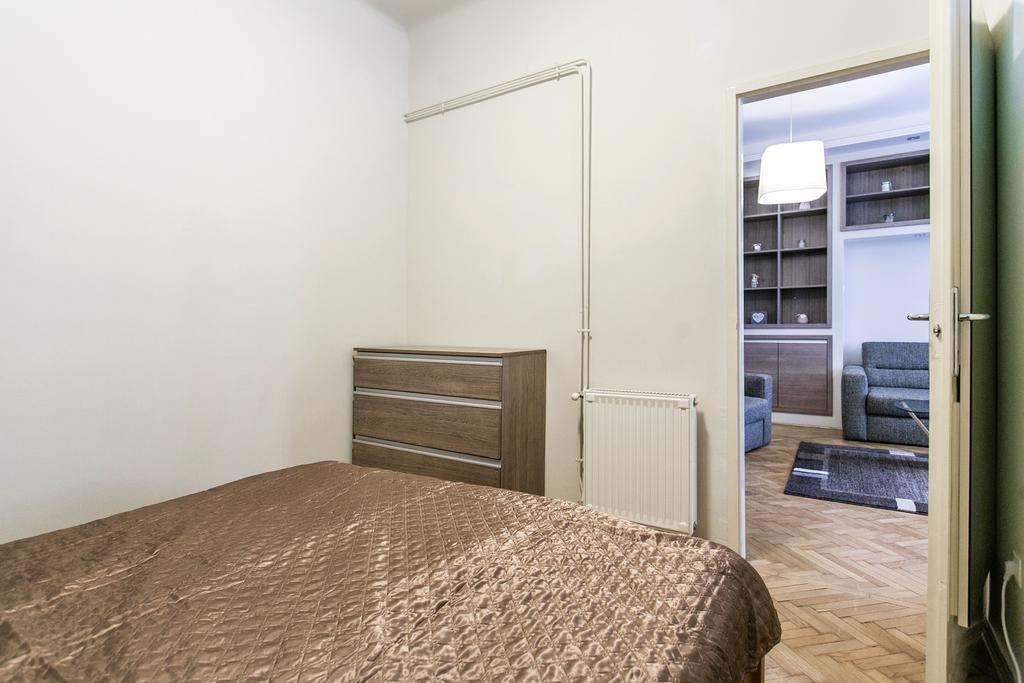 Apartment At Nagymezo Budapest Bagian luar foto